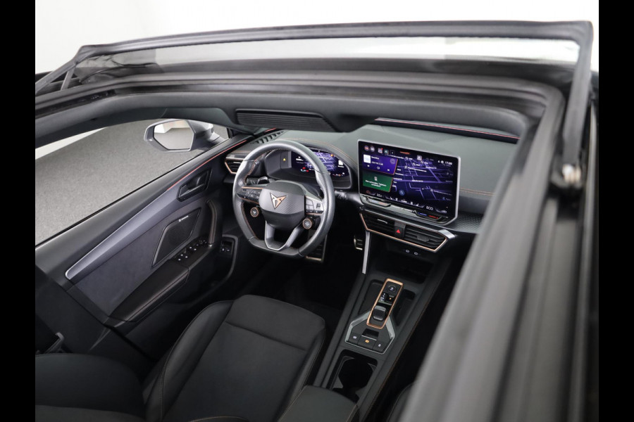 CUPRA Leon 1.5 TSI e-Hybrid VZ Performance 272 pk Automaat (DSG) | Navigatie | Panoramadak | Parkeersensoren | Achteruitrijcamera | Stoelverwarming | Keyless | Sennheiser Geluidssysteem |  LED Matrix koplampen | Alcantara bekleding |
