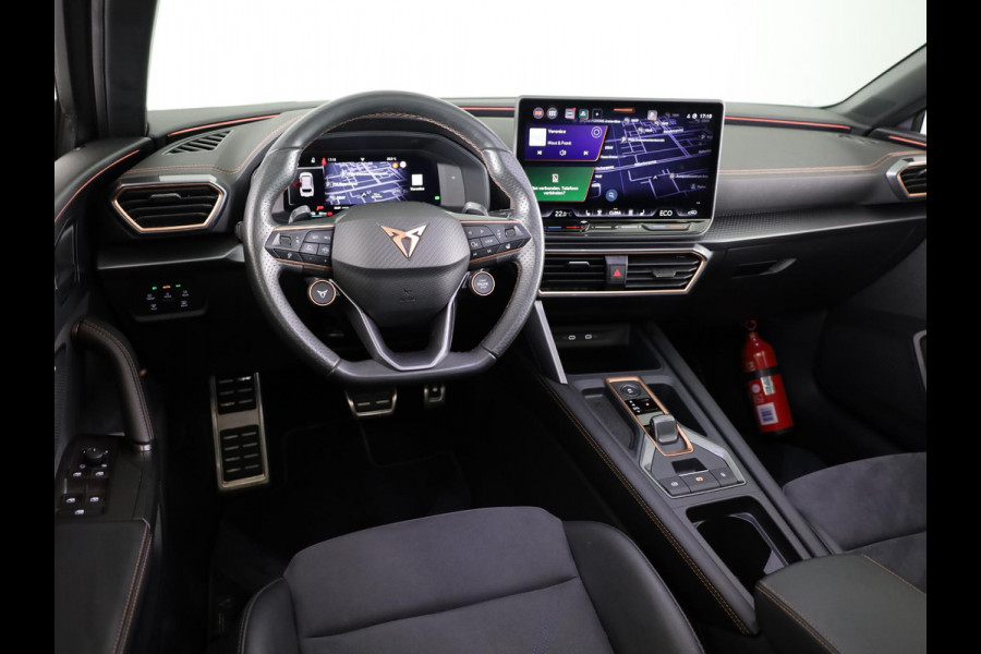 CUPRA Leon 1.5 TSI e-Hybrid VZ Performance 272 pk Automaat (DSG) | Navigatie | Panoramadak | Parkeersensoren | Achteruitrijcamera | Stoelverwarming | Keyless | Sennheiser Geluidssysteem |  LED Matrix koplampen | Alcantara bekleding |