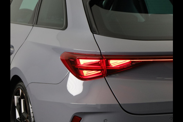 CUPRA Leon 1.5 TSI e-Hybrid VZ Performance 272 pk Automaat (DSG) | Navigatie | Panoramadak | Parkeersensoren | Achteruitrijcamera | Stoelverwarming | Keyless | Sennheiser Geluidssysteem |  LED Matrix koplampen | Alcantara bekleding |
