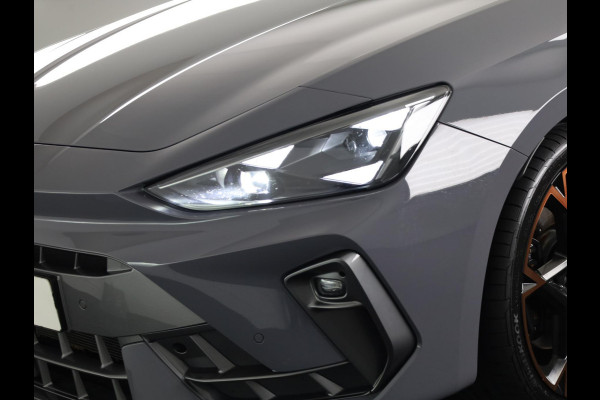 CUPRA Leon 1.5 TSI e-Hybrid VZ Performance 272 pk Automaat (DSG) | Navigatie | Panoramadak | Parkeersensoren | Achteruitrijcamera | Stoelverwarming | Keyless | Sennheiser Geluidssysteem |  LED Matrix koplampen | Alcantara bekleding |