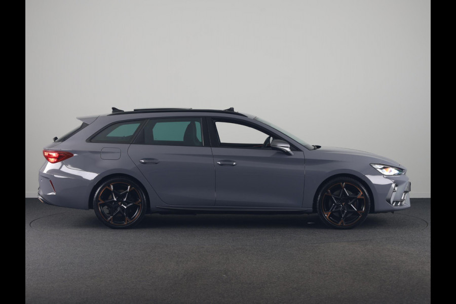 CUPRA Leon 1.5 TSI e-Hybrid VZ Performance 272 pk Automaat (DSG) | Navigatie | Panoramadak | Parkeersensoren | Achteruitrijcamera | Stoelverwarming | Keyless | Sennheiser Geluidssysteem |  LED Matrix koplampen | Alcantara bekleding |