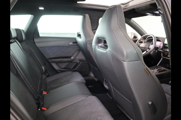 CUPRA Leon 1.5 TSI e-Hybrid VZ Performance 272 pk Automaat (DSG) | Navigatie | Panoramadak | Parkeersensoren | Achteruitrijcamera | Stoelverwarming | Keyless | Sennheiser Geluidssysteem |  LED Matrix koplampen | Alcantara bekleding |