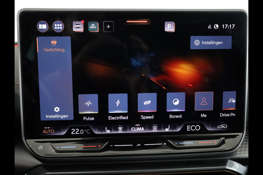 CUPRA Leon 1.5 TSI e-Hybrid VZ Performance 272 pk Automaat (DSG) | Navigatie | Panoramadak | Parkeersensoren | Achteruitrijcamera | Stoelverwarming | Keyless | Sennheiser Geluidssysteem |  LED Matrix koplampen | Alcantara bekleding |