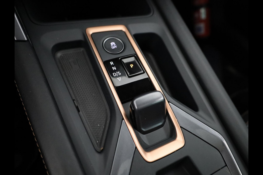 CUPRA Leon 1.5 TSI e-Hybrid VZ Performance 272 pk Automaat (DSG) | Navigatie | Panoramadak | Parkeersensoren | Achteruitrijcamera | Stoelverwarming | Keyless | Sennheiser Geluidssysteem |  LED Matrix koplampen | Alcantara bekleding |