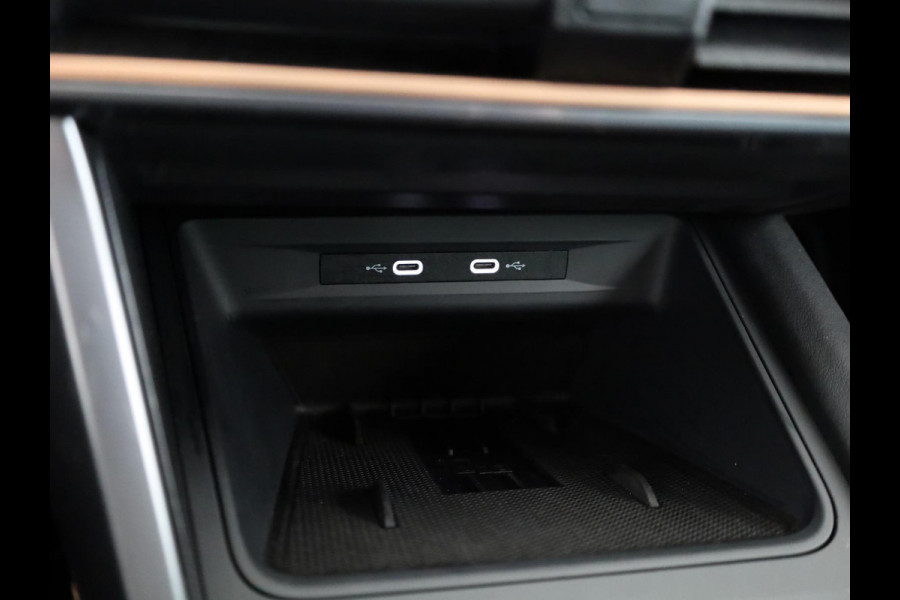CUPRA Leon 1.5 TSI e-Hybrid VZ Performance 272 pk Automaat (DSG) | Navigatie | Panoramadak | Parkeersensoren | Achteruitrijcamera | Stoelverwarming | Keyless | Sennheiser Geluidssysteem |  LED Matrix koplampen | Alcantara bekleding |