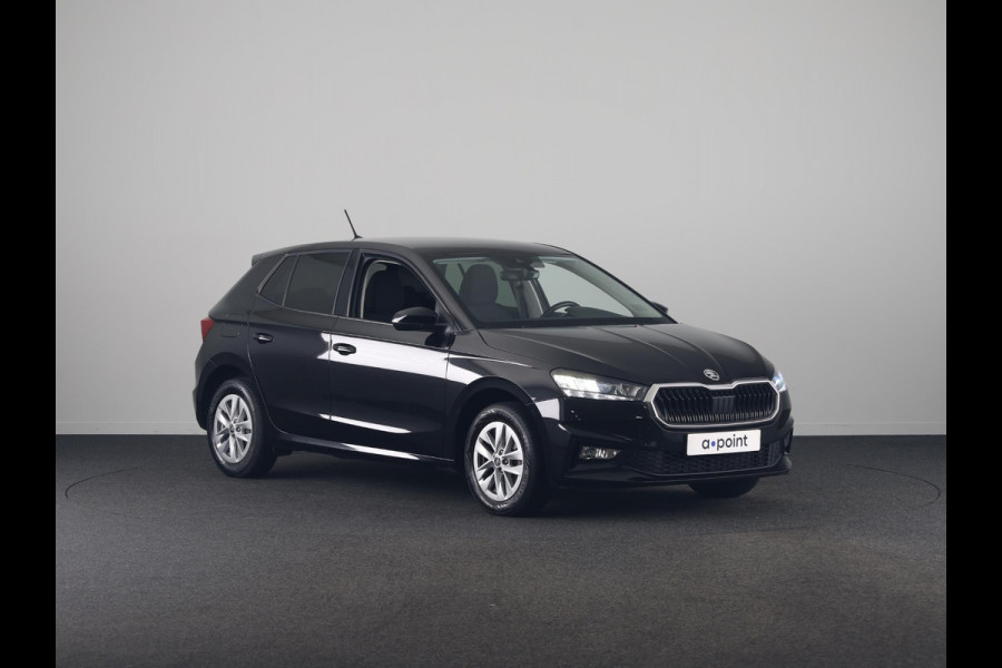 Škoda Fabia 1.0 TSI Ambition 95pk | Navigatie |  Parkeersensoren voor en achter | Apple Carplay/Android Auto | LED koplampen | Lichtmetalen velgen 15"