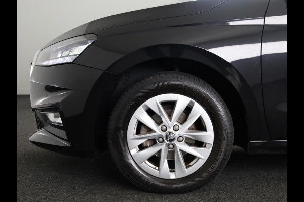 Škoda Fabia 1.0 TSI Ambition 95pk | Navigatie |  Parkeersensoren voor en achter | Apple Carplay/Android Auto | LED koplampen | Lichtmetalen velgen 15"