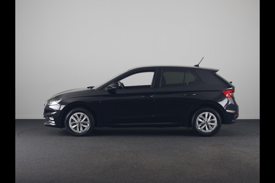 Škoda Fabia 1.0 TSI Ambition 95pk | Navigatie |  Parkeersensoren voor en achter | Apple Carplay/Android Auto | LED koplampen | Lichtmetalen velgen 15"