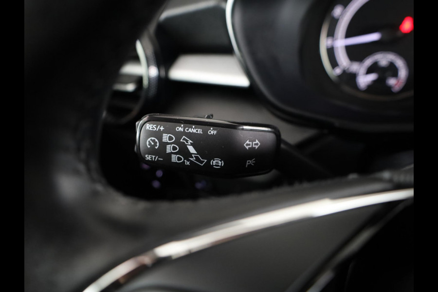 Škoda Fabia 1.0 TSI Ambition 95pk | Navigatie |  Parkeersensoren voor en achter | Apple Carplay/Android Auto | LED koplampen | Lichtmetalen velgen 15"