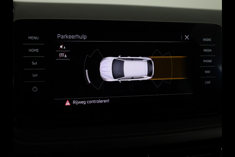 Škoda Fabia 1.0 TSI Ambition 95pk | Navigatie |  Parkeersensoren voor en achter | Apple Carplay/Android Auto | LED koplampen | Lichtmetalen velgen 15"