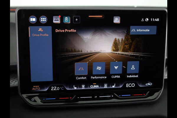 CUPRA Terramar 1.5 TSI e-Hybrid VZ America s CUP 272 pk Automaat | Navigatie | Panoramadak | Trekhaak (wegklapbaar) | Parkeersensoren (Park assist) | Rondomzicht camera | Lederen bekleding | Stoelverwarming |