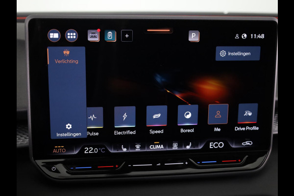 CUPRA Terramar 1.5 TSI e-Hybrid VZ America s CUP 272 pk Automaat | Navigatie | Panoramadak | Trekhaak (wegklapbaar) | Parkeersensoren (Park assist) | Rondomzicht camera | Lederen bekleding | Stoelverwarming |