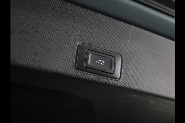 CUPRA Terramar 1.5 TSI e-Hybrid VZ America s CUP 272 pk Automaat | Navigatie | Panoramadak | Trekhaak (wegklapbaar) | Parkeersensoren (Park assist) | Rondomzicht camera | Lederen bekleding | Stoelverwarming |