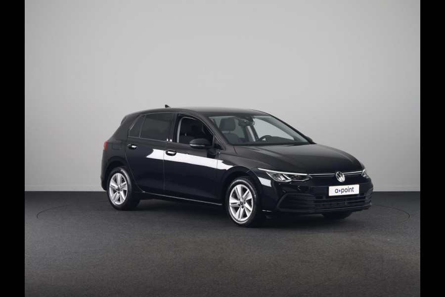 Volkswagen Golf 1.0 eTSI Life 110 PK | Automaat (DSG) | Navigatie | Camera | Parkeersensoren