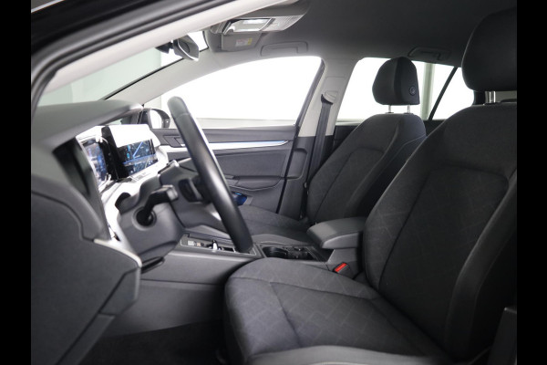 Volkswagen Golf 1.0 eTSI Life 110 PK | Automaat (DSG) | Navigatie | Camera | Parkeersensoren