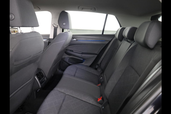 Volkswagen Golf 1.0 eTSI Life 110 PK | Automaat (DSG) | Navigatie | Camera | Parkeersensoren