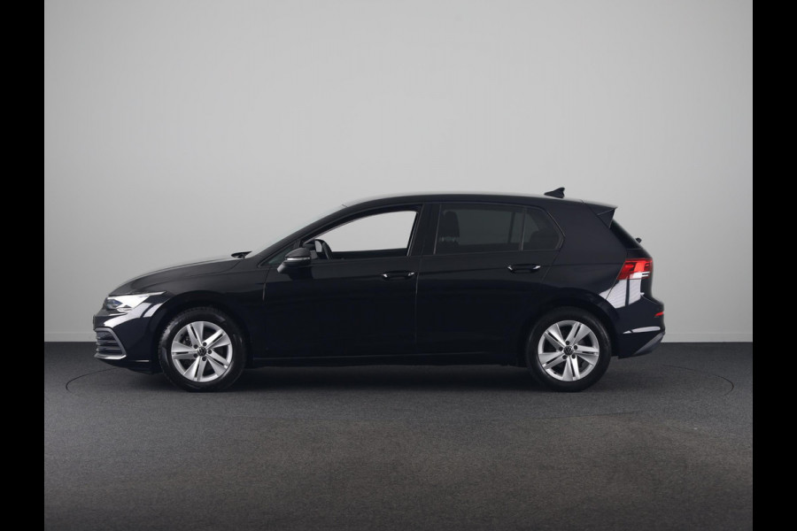 Volkswagen Golf 1.0 eTSI Life 110 PK | Automaat (DSG) | Navigatie | Camera | Parkeersensoren