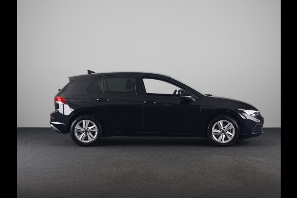 Volkswagen Golf 1.0 eTSI Life 110 PK | Automaat (DSG) | Navigatie | Camera | Parkeersensoren