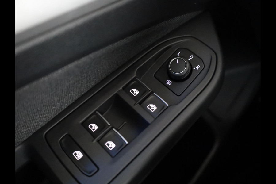 Volkswagen Golf 1.0 eTSI Life 110 PK | Automaat (DSG) | Navigatie | Camera | Parkeersensoren