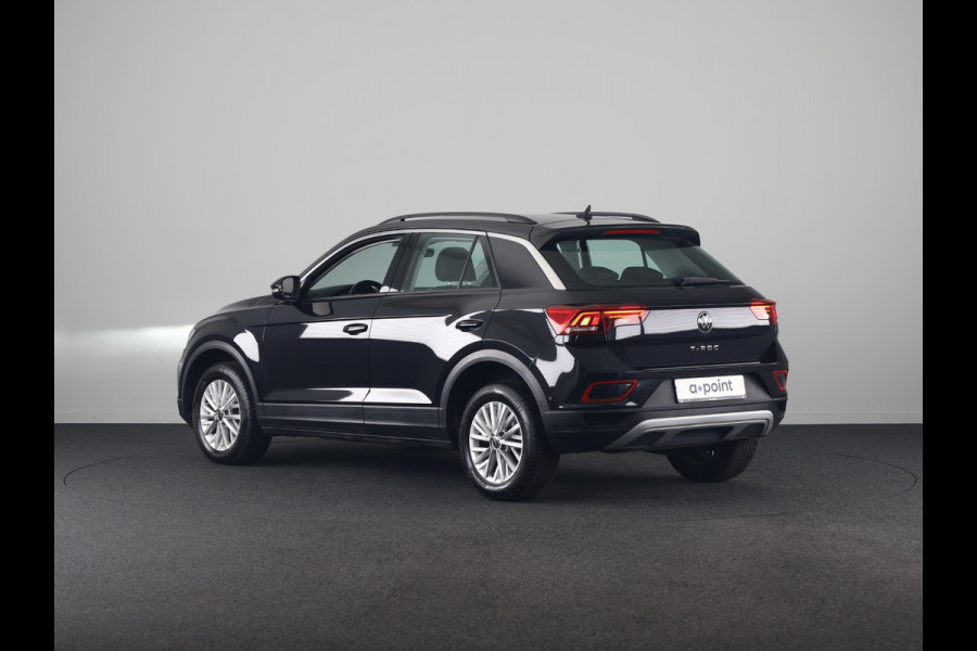 Volkswagen T-Roc 1.0 TSI Life 110 pk | Navigatie | Parkeersensoren (Park assist) | Achteruitrijcamera | Adaptieve cruise control | Stoelverwarming | LED koplampen | Apple carplay / Android auto |