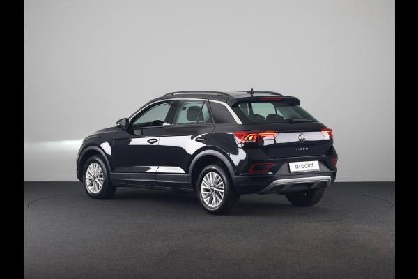 Volkswagen T-Roc 1.0 TSI Life 110 pk | Navigatie | Parkeersensoren (Park assist) | Achteruitrijcamera | Adaptieve cruise control | Stoelverwarming | LED koplampen | Apple carplay / Android auto |