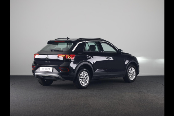 Volkswagen T-Roc 1.0 TSI Life 110 pk | Navigatie | Parkeersensoren (Park assist) | Achteruitrijcamera | Adaptieve cruise control | Stoelverwarming | LED koplampen | Apple carplay / Android auto |