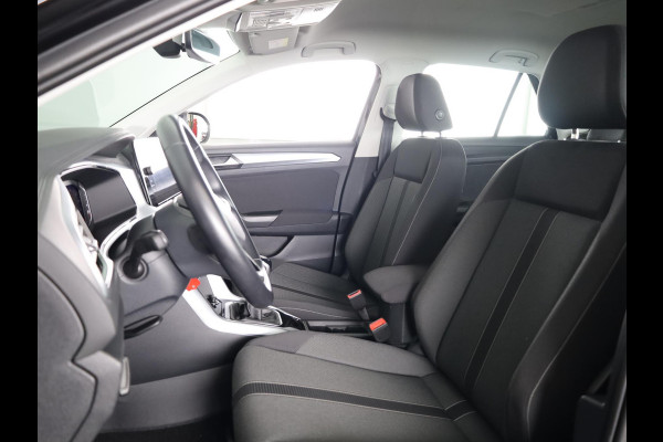 Volkswagen T-Roc 1.0 TSI Life 110 pk | Navigatie | Parkeersensoren (Park assist) | Achteruitrijcamera | Adaptieve cruise control | Stoelverwarming | LED koplampen | Apple carplay / Android auto |