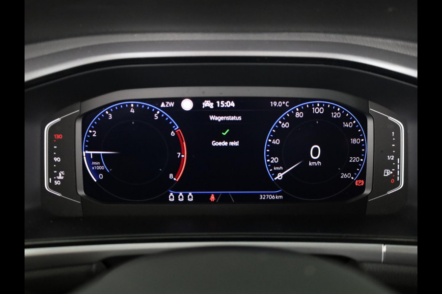 Volkswagen T-Roc 1.0 TSI Life 110 pk | Navigatie | Parkeersensoren (Park assist) | Achteruitrijcamera | Adaptieve cruise control | Stoelverwarming | LED koplampen | Apple carplay / Android auto |
