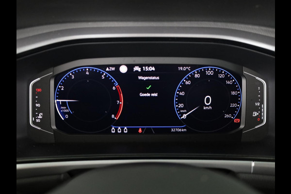 Volkswagen T-Roc 1.0 TSI Life 110 pk | Navigatie | Parkeersensoren (Park assist) | Achteruitrijcamera | Adaptieve cruise control | Stoelverwarming | LED koplampen | Apple carplay / Android auto |