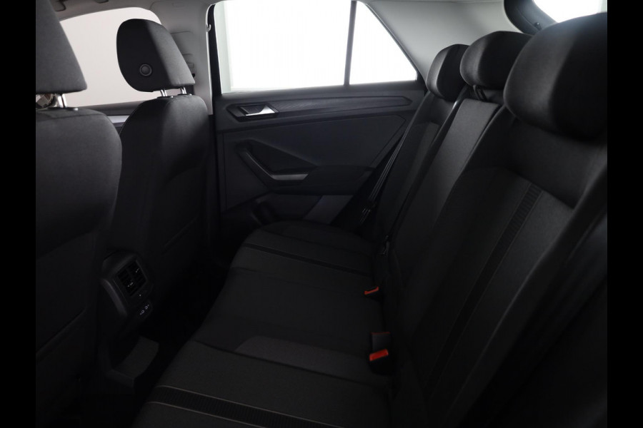 Volkswagen T-Roc 1.0 TSI Life 110 pk | Navigatie | Parkeersensoren (Park assist) | Achteruitrijcamera | Adaptieve cruise control | Stoelverwarming | LED koplampen | Apple carplay / Android auto |