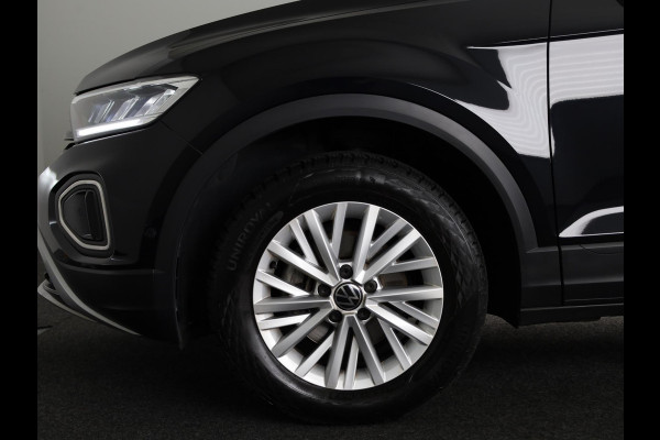 Volkswagen T-Roc 1.0 TSI Life 110 pk | Navigatie | Parkeersensoren (Park assist) | Achteruitrijcamera | Adaptieve cruise control | Stoelverwarming | LED koplampen | Apple carplay / Android auto |