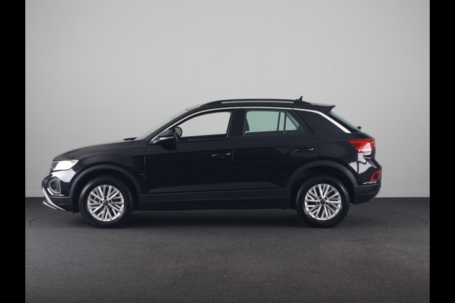 Volkswagen T-Roc 1.0 TSI Life 110 pk | Navigatie | Parkeersensoren (Park assist) | Achteruitrijcamera | Adaptieve cruise control | Stoelverwarming | LED koplampen | Apple carplay / Android auto |