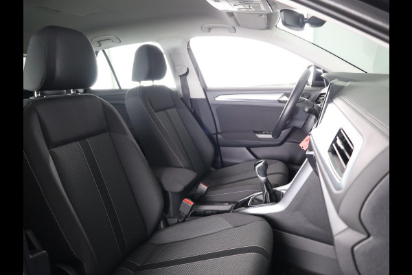 Volkswagen T-Roc 1.0 TSI Life 110 pk | Navigatie | Parkeersensoren (Park assist) | Achteruitrijcamera | Adaptieve cruise control | Stoelverwarming | LED koplampen | Apple carplay / Android auto |