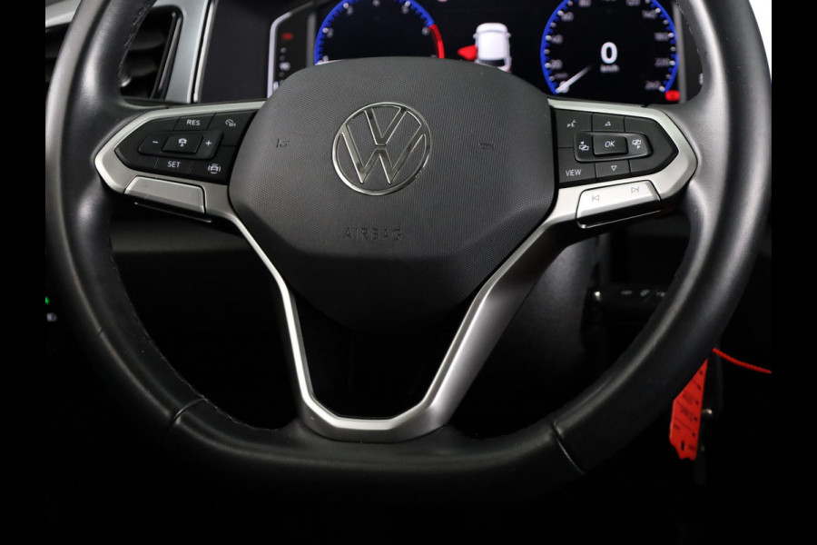 Volkswagen T-Roc 1.0 TSI Life 110 pk | Navigatie | Parkeersensoren (Park assist) | Achteruitrijcamera | Adaptieve cruise control | Stoelverwarming | LED koplampen | Apple carplay / Android auto |