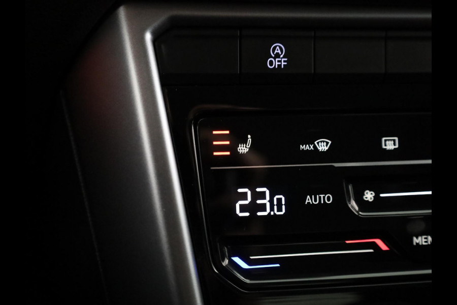 Volkswagen T-Roc 1.0 TSI Life 110 pk | Navigatie | Parkeersensoren (Park assist) | Achteruitrijcamera | Adaptieve cruise control | Stoelverwarming | LED koplampen | Apple carplay / Android auto |