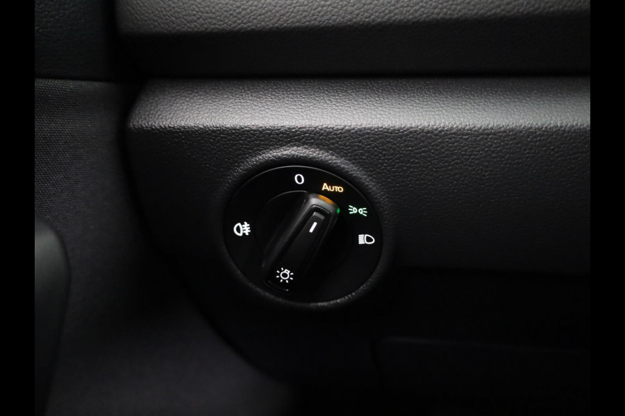 Volkswagen T-Roc 1.0 TSI Life 110 pk | Navigatie | Parkeersensoren (Park assist) | Achteruitrijcamera | Adaptieve cruise control | Stoelverwarming | LED koplampen | Apple carplay / Android auto |