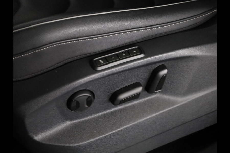Volkswagen Tiguan 1.4 TSI eHybrid R-Line Business 245 pk Automaat (DSG) | Navigatie | Panoramadak | Parkeersensoren (Park assist) | Rondomzicht camera | Lederen bekleding | Elektr. voorstoelen met geheugen | Black Style pakket | R-Line |