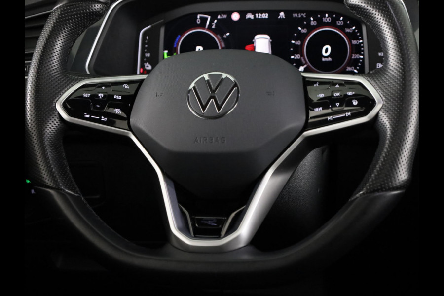 Volkswagen Tiguan 1.4 TSI eHybrid R-Line Business 245 pk Automaat (DSG) | Navigatie | Panoramadak | Parkeersensoren (Park assist) | Rondomzicht camera | Lederen bekleding | Elektr. voorstoelen met geheugen | Black Style pakket | R-Line |