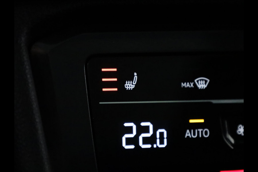 Volkswagen Tiguan 1.4 TSI eHybrid R-Line Business 245 pk Automaat (DSG) | Navigatie | Panoramadak | Parkeersensoren (Park assist) | Rondomzicht camera | Lederen bekleding | Elektr. voorstoelen met geheugen | Black Style pakket | R-Line |