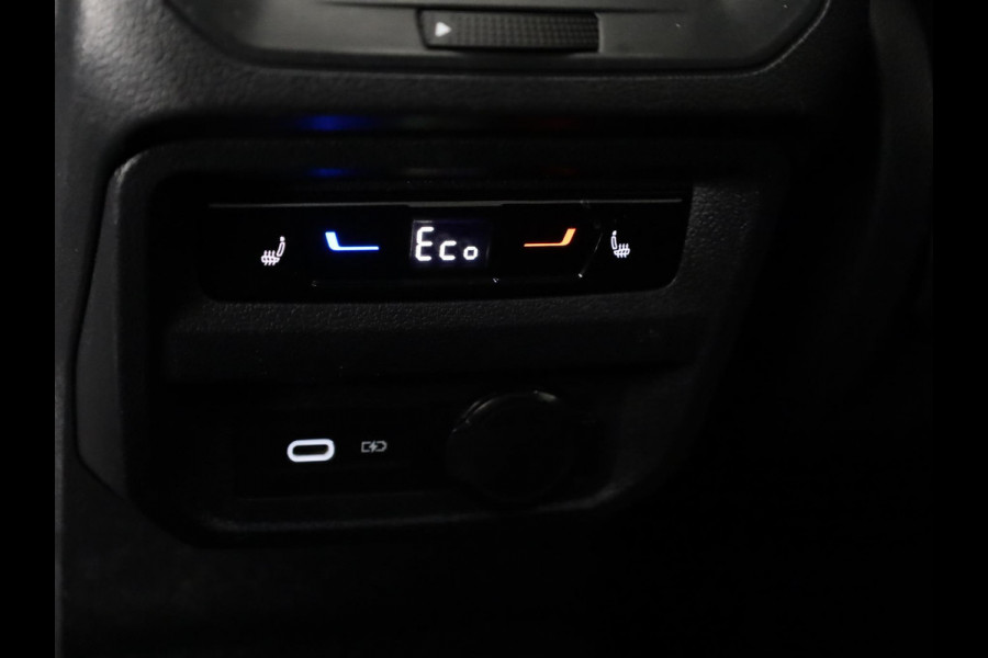 Volkswagen Tiguan 1.4 TSI eHybrid R-Line Business 245 pk Automaat (DSG) | Navigatie | Panoramadak | Parkeersensoren (Park assist) | Rondomzicht camera | Lederen bekleding | Elektr. voorstoelen met geheugen | Black Style pakket | R-Line |