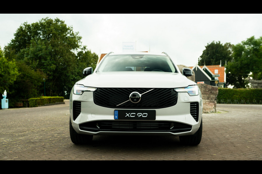 Volvo XC90 T8 455PK Plug-in hybrid AWD Ultra Dark | BLIS | 360 Camera | H&K | Luchtvering | Trekhaak | Pano | HUD | ACC |