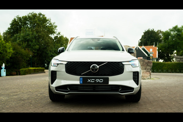 Volvo XC90 T8 455PK Plug-in hybrid AWD Ultra Dark | BLIS | 360 Camera | H&K | Luchtvering | Trekhaak | Pano | HUD | ACC |