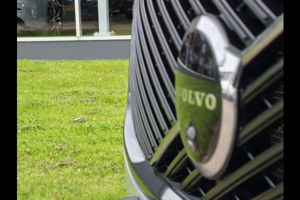 Volvo XC90 T8 455PK Plug-in hybrid AWD Ultra Dark | BLIS | 360 Camera | H&K | Luchtvering | Trekhaak | Pano | HUD | ACC |