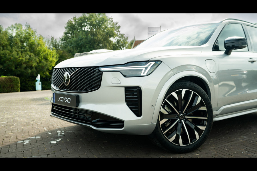 Volvo XC90 T8 455PK Plug-in hybrid AWD Ultra Dark | BLIS | 360 Camera | H&K | Luchtvering | Trekhaak | Pano | HUD | ACC |