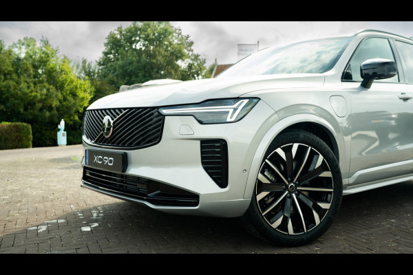 Volvo XC90 T8 455PK Plug-in hybrid AWD Ultra Dark | BLIS | 360 Camera | H&K | Luchtvering | Trekhaak | Pano | HUD | ACC |