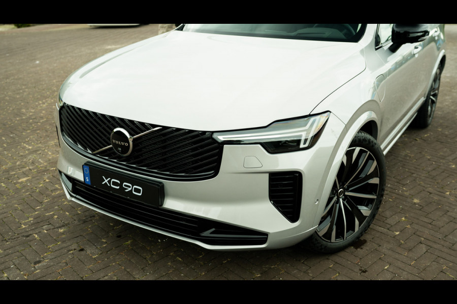 Volvo XC90 T8 455PK Plug-in hybrid AWD Ultra Dark | BLIS | 360 Camera | H&K | Luchtvering | Trekhaak | Pano | HUD | ACC |