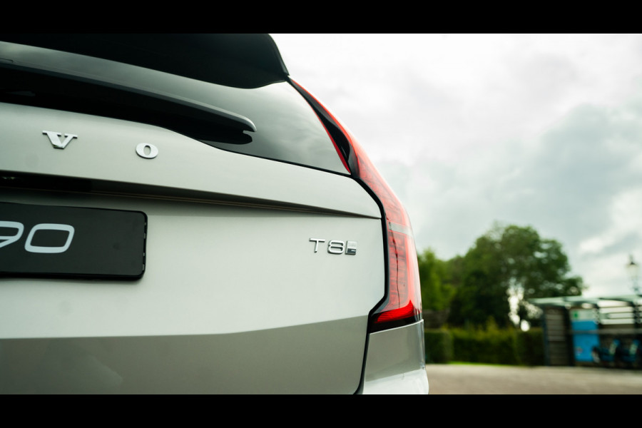 Volvo XC90 T8 455PK Plug-in hybrid AWD Ultra Dark | BLIS | 360 Camera | H&K | Luchtvering | Trekhaak | Pano | HUD | ACC |