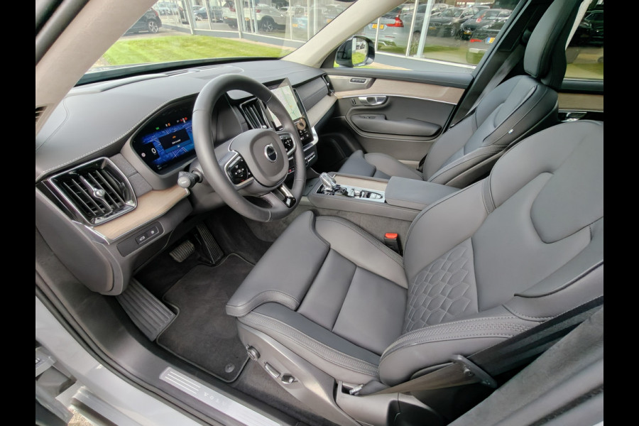 Volvo XC90 T8 455PK Plug-in hybrid AWD Ultra Dark | BLIS | 360 Camera | H&K | Luchtvering | Trekhaak | Pano | HUD | ACC |