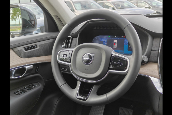 Volvo XC90 T8 455PK Plug-in hybrid AWD Ultra Dark | BLIS | 360 Camera | H&K | Luchtvering | Trekhaak | Pano | HUD | ACC |