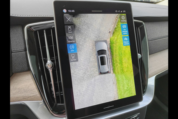 Volvo XC90 T8 455PK Plug-in hybrid AWD Ultra Dark | BLIS | 360 Camera | H&K | Luchtvering | Trekhaak | Pano | HUD | ACC |